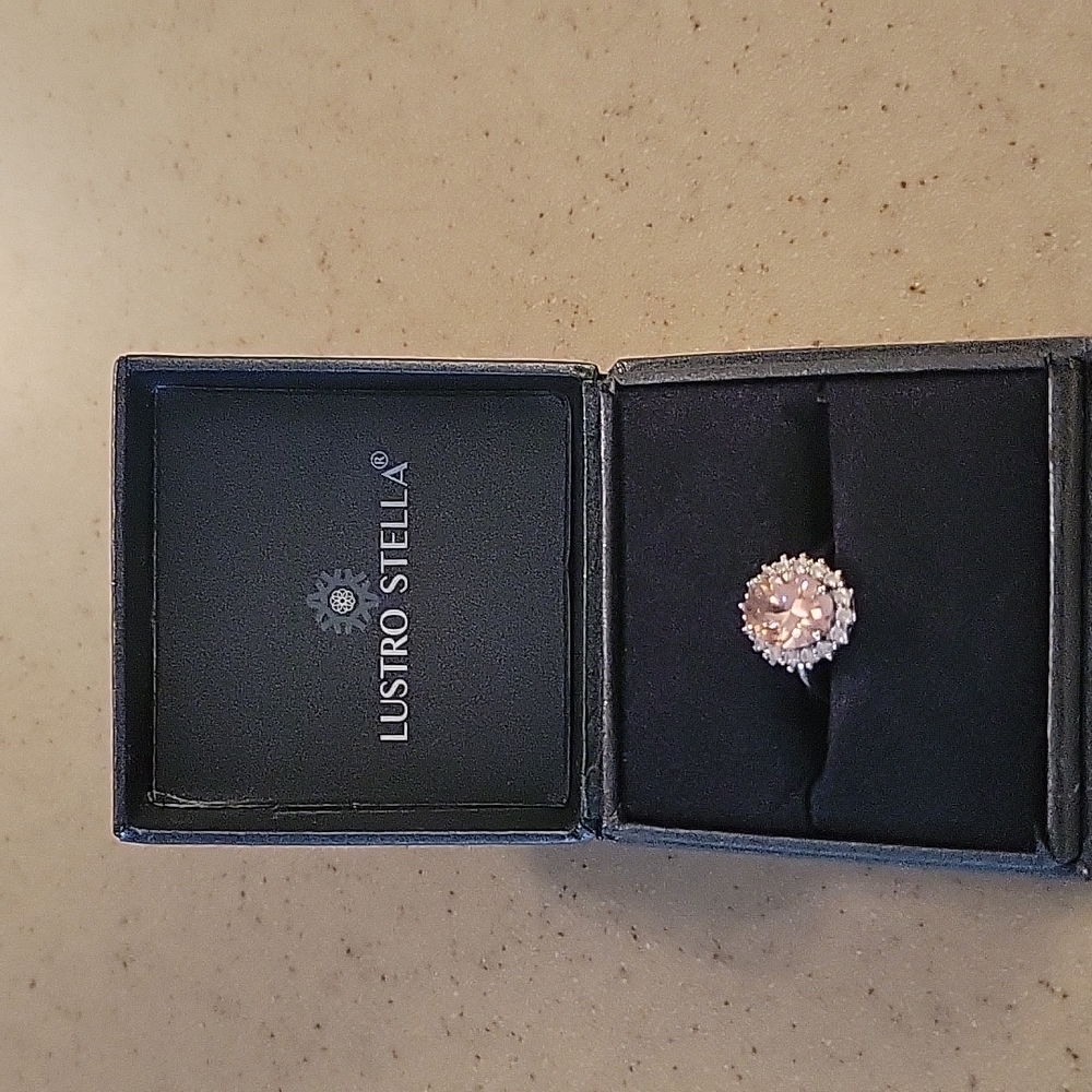 New ring - Picture 5 of 5